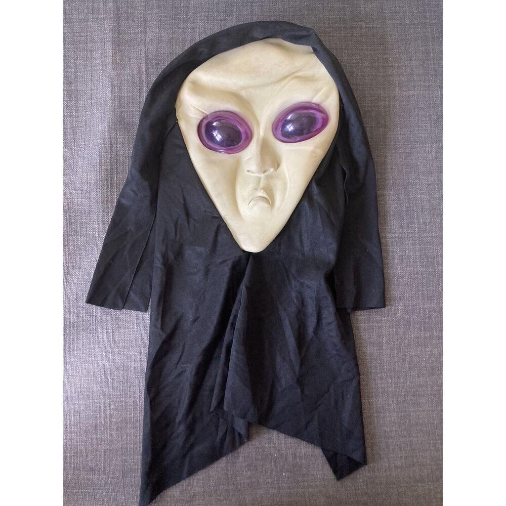 Vintage Easter Unlimited Adult Alien Cyborg Skull Halloween Mask Costume W/ Hood